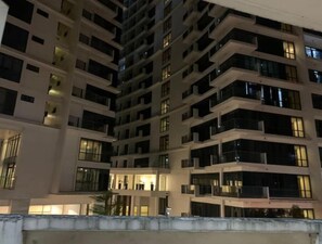 Exterior - 1 Bedroom Executive Staycation (Taguig)