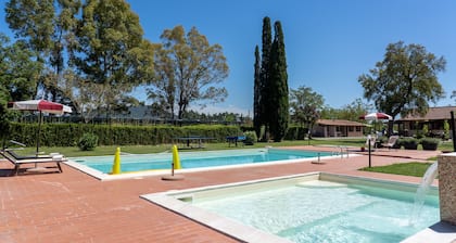 Gorgeous cottage in the heart of Maremma with swimming pool and Jacuzzi.