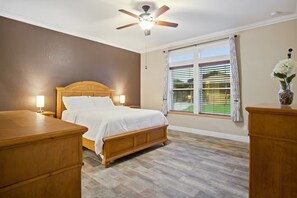 3 chambres, fer et planche à repasser, Wi-Fi, draps fournis