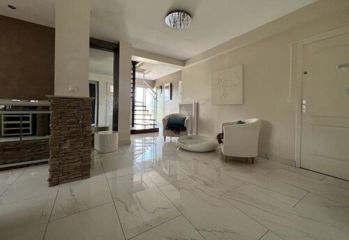 Large Panoramic Villa Retreat 