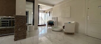 Large Panoramic Villa Retreat 