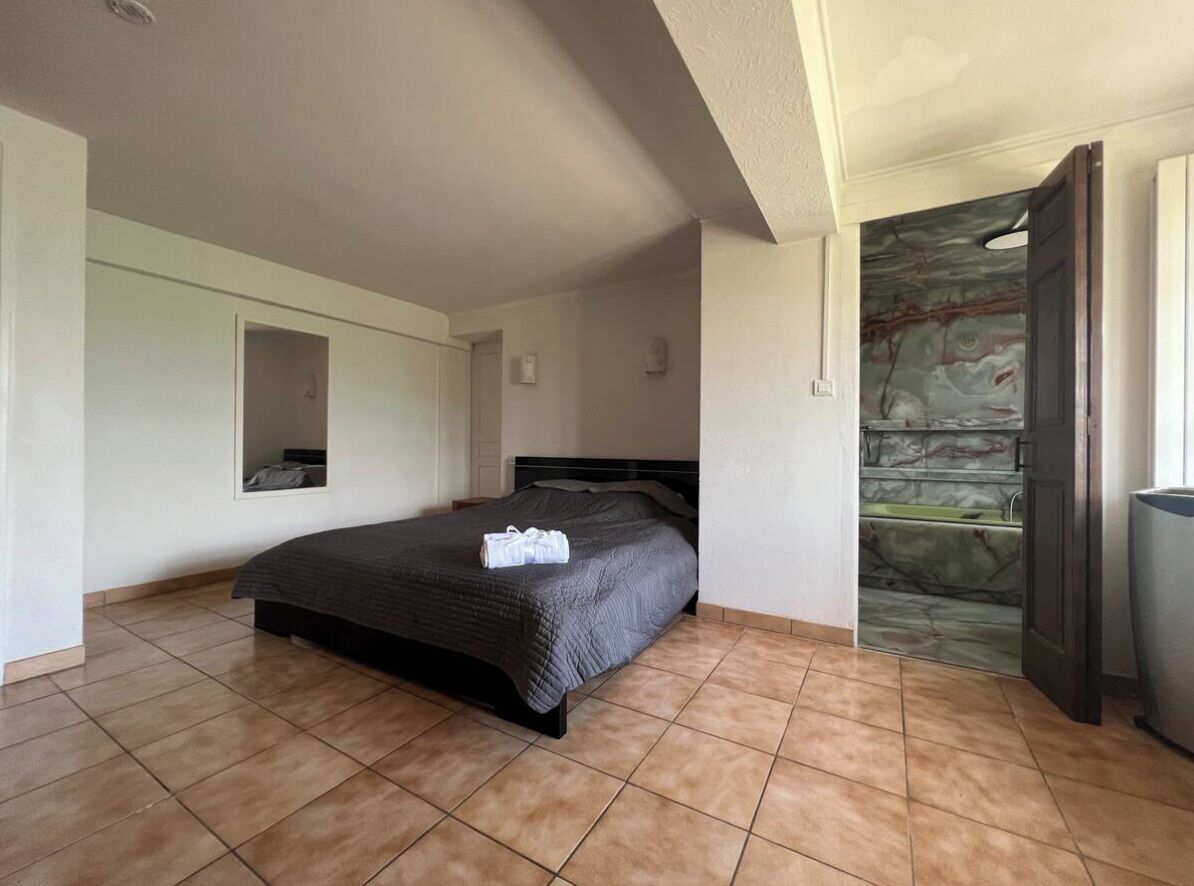 5 chambres, draps fournis