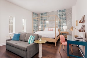 Premium bedding, pillow-top beds, in-room safe, desk - Lily Hall- A Boutique Hotel (Pensacola)