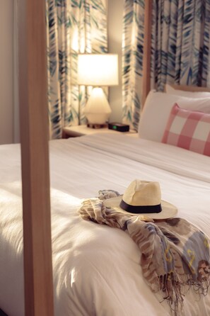 Literie de qualité, lit avec matelas à plateau-coussin, coffre-fort
