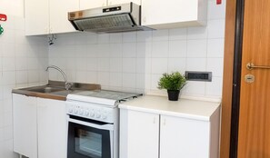 Fridge, oven