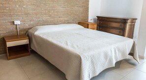 2 bedrooms, bed sheets - SE005 - Senigallia, three-room apartment on the sea with beach (Senigallia)