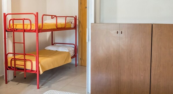 2 間睡房、床單