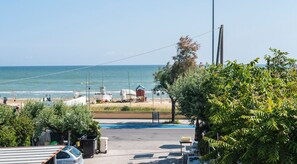 Beach - SE005 - Senigallia, three-room seaside apartment with beach (Senigallia)