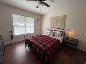 3 bedrooms, free WiFi, bed sheets - Private cottage Great for hiking, ATVs (Boaz)