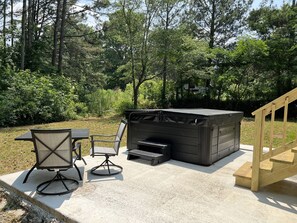 Outdoor dining - Private cottage Great for hiking, ATVs (Boaz)