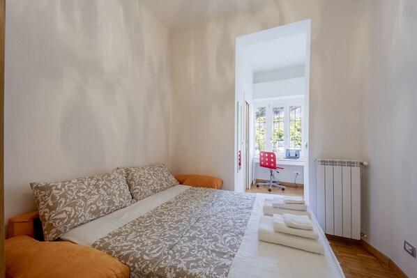2 habitaciones, tabla de planchar con plancha y wifi 