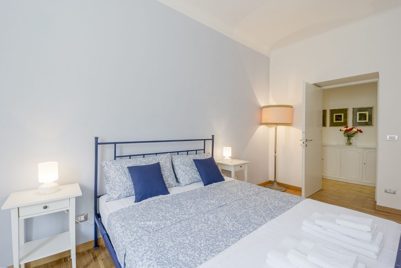 2 bedrooms, iron/ironing board, WiFi