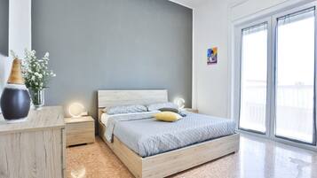 2 Schlafzimmer, BĂŒgeleisen/BĂŒgelbrett, Internetzugang, BettwĂ€sche