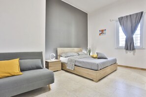 2 bedrooms, iron/ironing board, internet, bed sheets