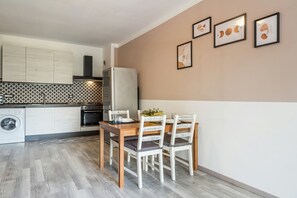 Microonde, forno, piano cottura, lavastoviglie