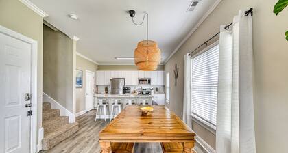 Beautiful 3BR Townhome in Hampstead with marina access; boats welcome!