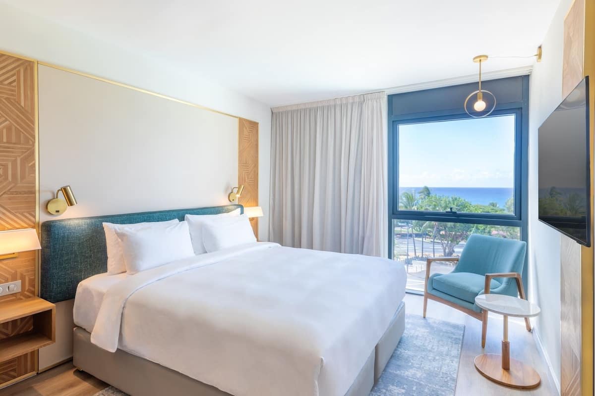 Habitació prèmium, vistes a l'oceà (High Floor) | Roba de llit d'alta qualitat, caixa forta a l'habitació i escriptori
