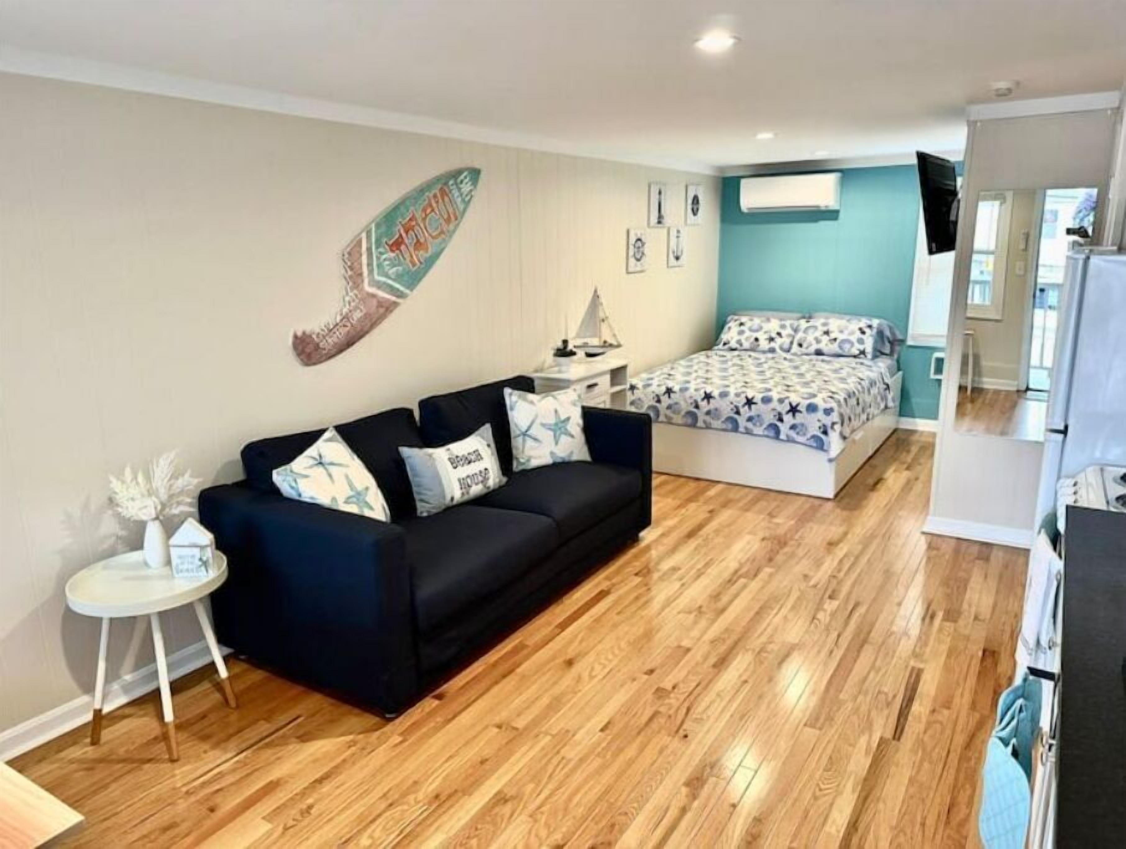 Cozy APT Steps from the beach