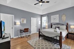 3 bedrooms - Tranquil 3BR Home with Pool in Gated Community (Davenport)