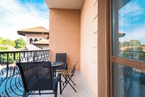 Superior Triple Room | Terrace/patio