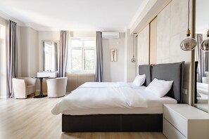 Superior Double or Twin Room | Premium bedding, memory foam beds, blackout drapes, iron/ironing board - Piccolo Mondo by CityBookings (Bucharest)