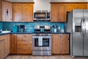 House, 3 Bedrooms | Private kitchen | Coffee/tea maker