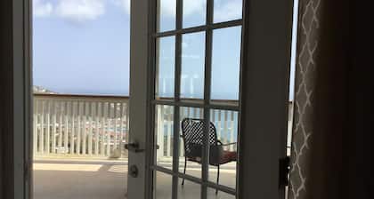 Cozy stay, next to lookout and 10 minutes for Magens Bay Beach