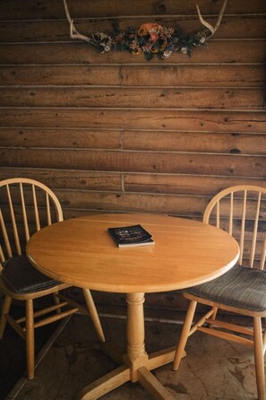 Cabin, 1 phòng ngủ | Khu ăn uống