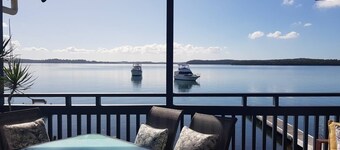 "Sunshine On The Water" Absolute Waterfront & Jetty. Paradise at your doorstep.