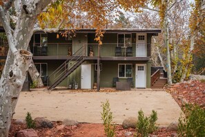 House, 2 Bedrooms | Exterior