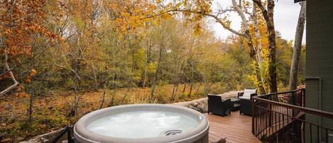 House, 2 Bedrooms | Outdoor spa tub