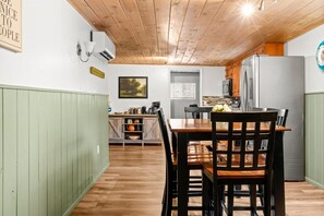 House, 2 Bedrooms | Dining