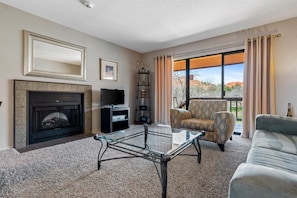 Condo, 2 Bedrooms | Living area