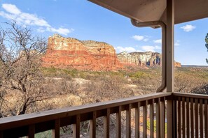 Apartment, 2 Schlafzimmer | Balkon