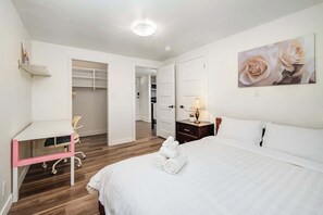 4 bedrooms, desk, iron/ironing board, WiFi