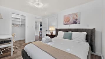 4 bedrooms, desk, iron/ironing board, WiFi