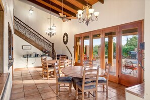 Villa, 1 Bedroom | Dining