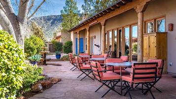 Căn hộ, 1 phòng ngủ | Khu ẩm thực ngoài trời