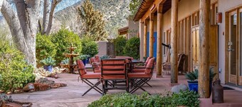 Adobe Hacienda - ที่พักส่วนตัวให้เช่า Vaquero Suite 1 ห้องนอน โดย RedAwning