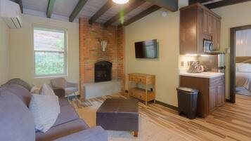 Cabin, 1 Bedroom | Living area