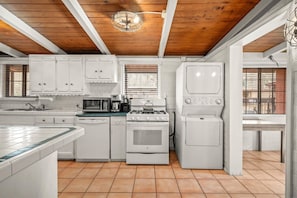 Ferienhaus, 2 Schlafzimmer | Eigene Küche | Kühlschrank, Ofen, Wasserkocher mit Kaffee-/Teezubehör, Toaster