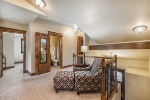 Townhouse, 3 soverom | 3 soverom, skrivebord for bærbar PC og strykejern/-brett