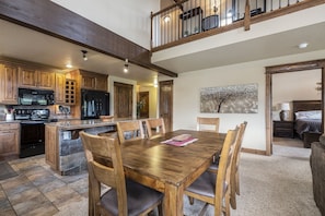 Townhouse, 3 soverom | Spiseområde