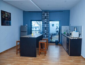 Private kitchen - Beautiful, Spacious, Furnished apartment(K-Garden) (Douala)