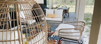 Hallodaze -Stylish Seahorse Villa
