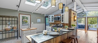 Dog Friendly Lake Winnie Mountain View Getaway