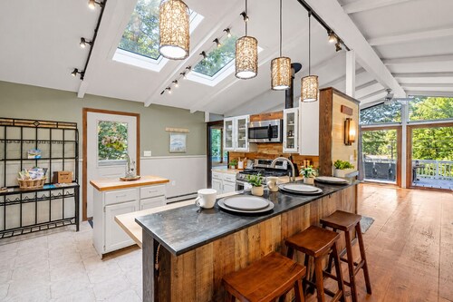 Mountain Home • Gunstock Views • Pet-Friendly