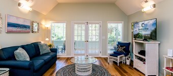 Sea Biscuit-Pet Friendly Cottage w/ Screened Porch; 2 Minutes to Beach Access