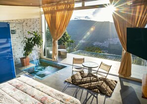 Romantische Ferienhütte, 1 King-Bett, Terrasse, Stadtblick