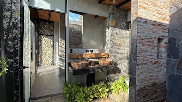 Panoramic Cabin, 1 King Bed, Hot Tub, City View | Bathroom | Free toiletries, hair dryer, towels, soap